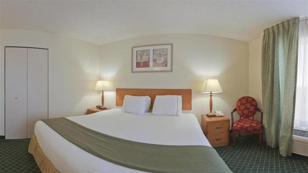 Holiday Inn Express New Orleans East By Ihg Nova Orleães Exterior foto